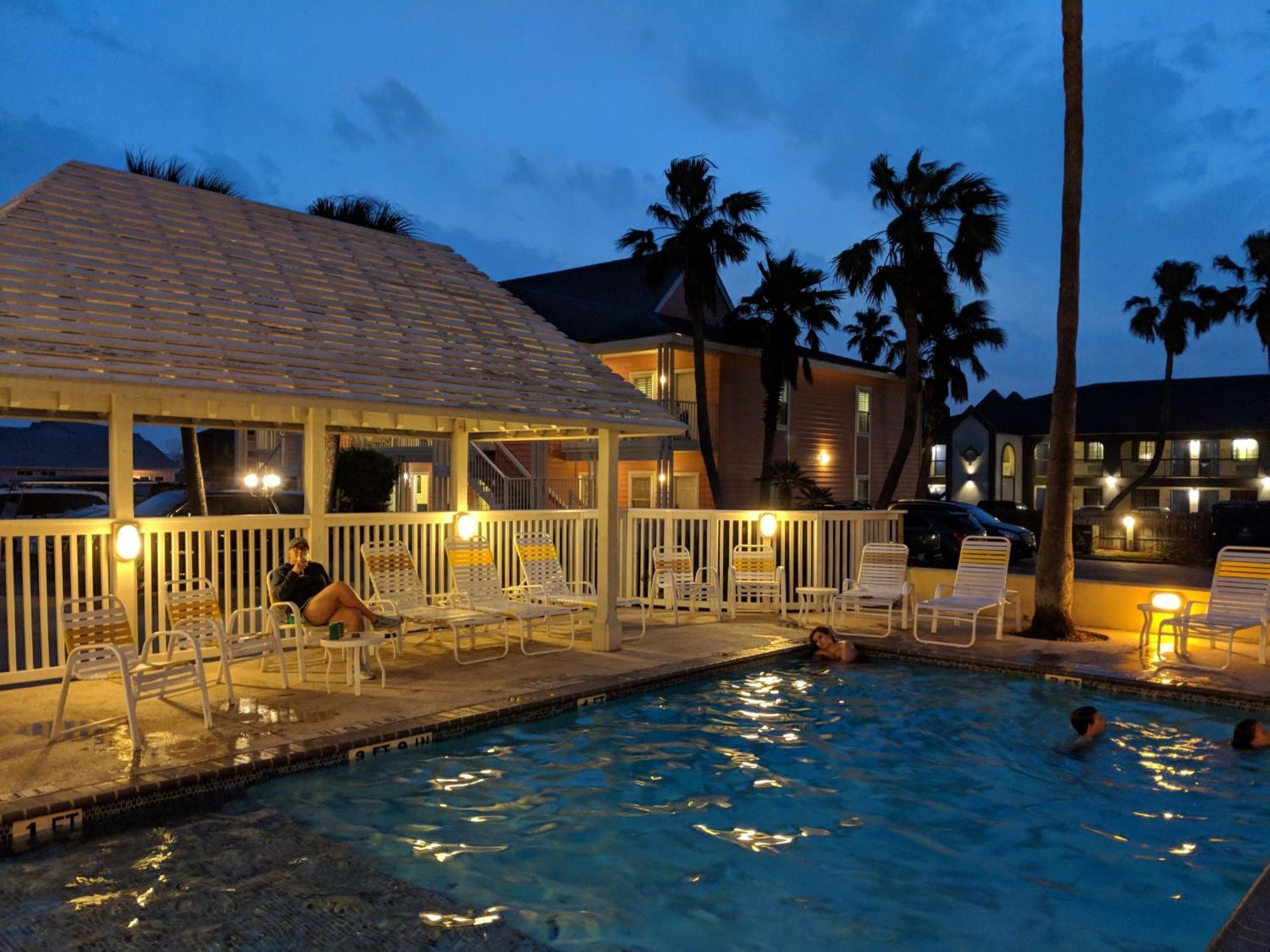 Seashell Village Resort Near The Beach With Kitchens Port Aransas Exterior photo