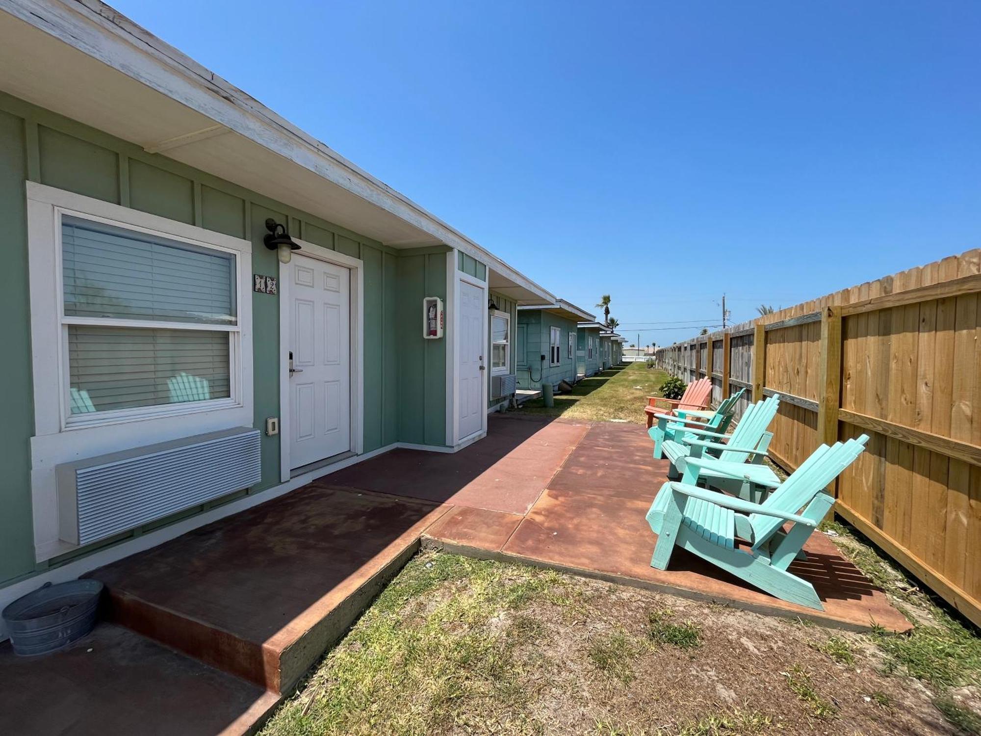 Seashell Village Resort Near The Beach With Kitchens Port Aransas Exterior photo